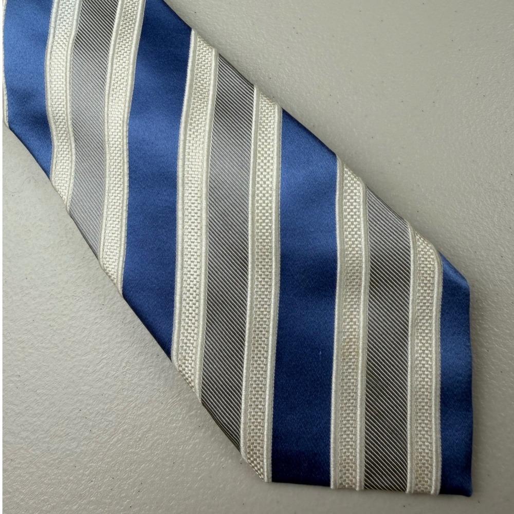 Donald Trump Mens Silk Necktie‎ Blue Silver White Striped Classic Formal Tie